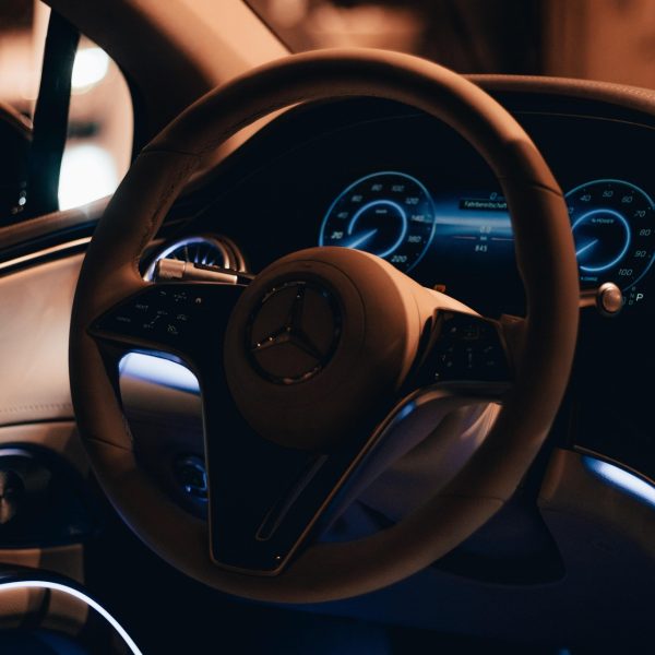 En Mercedes-Benz EQE har typisk en registreringsafgift på mellem 88.000 kr. og 183.000 kr., hvis den importeres brugt i 2022.